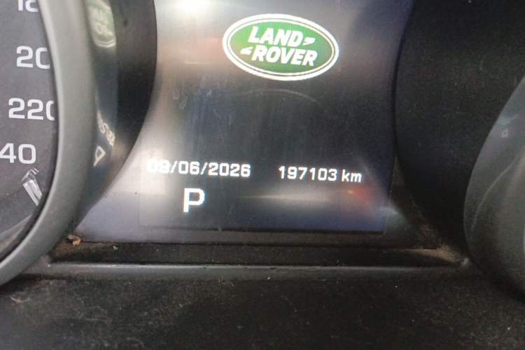 Used Land Rover Range Evoque 2015 2.0T 5-Door Ignite Edition Odometer Close Up