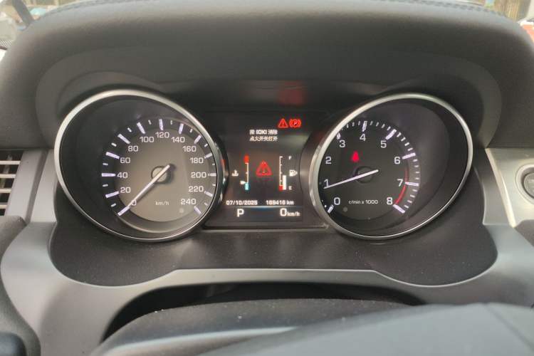 Used Land Rover Range Evoque 2015 2.0T Five-Door Zhiyao Edition Odometer Close Up