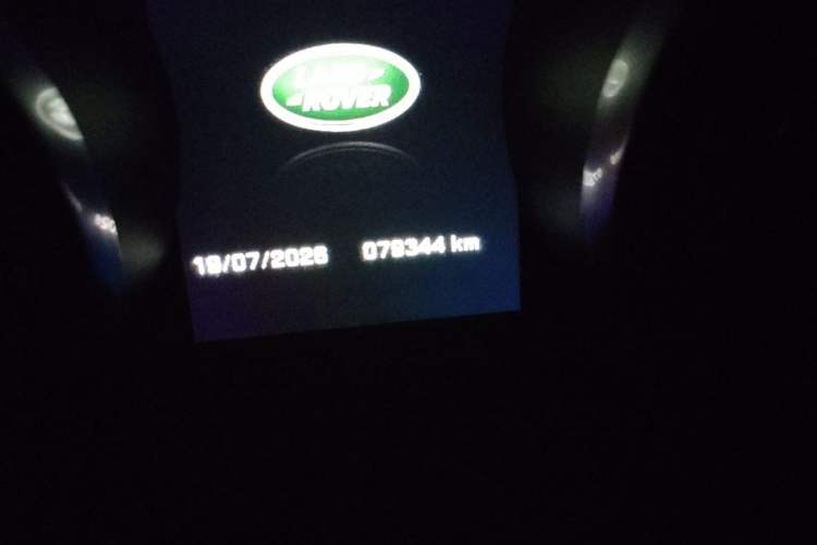 Used Land Rover Range Evoque 2015 2.0T 5-Door Luxury Edition Odometer Close Up