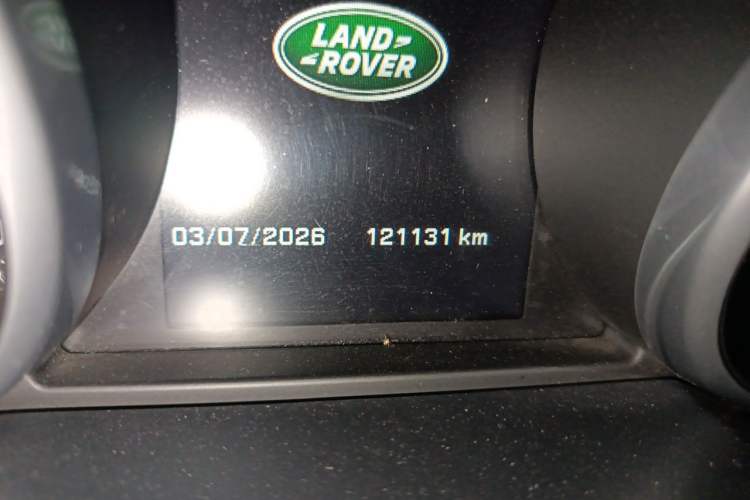 Used Land Rover Range Evoque 2015 2.0T Five-Door Zhiyao Edition Odometer Close Up
