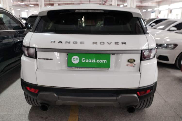 Used Land Rover Range Evoque 2015 2.0T Five-Door Zhiyao Edition Rear