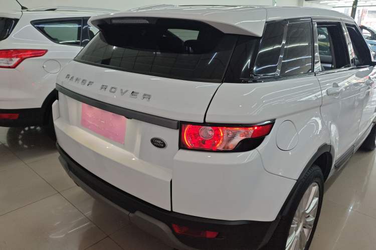 Used Land Rover Range Evoque 2015 2.0T Five-Door Zhiyao Edition Rear