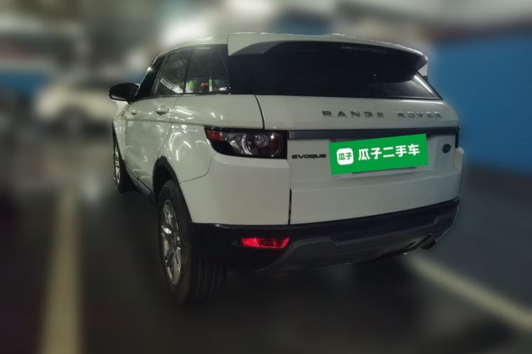 Used Land Rover Range Evoque 2015 2.0T 5-Door Luxury Edition Rear Left 45 Deg