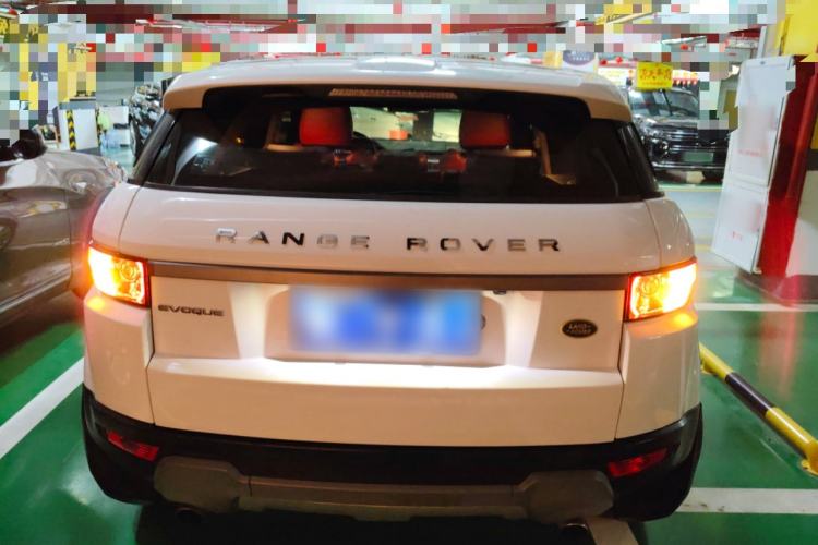 Used Land Rover Range Evoque 2015 2.0T Five-Door Zhiyao Edition Rear