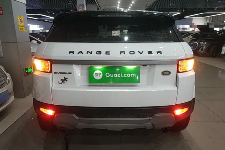 Used Land Rover Range Evoque 2015 2.0T Five-Door Zhiyao Edition Rear
