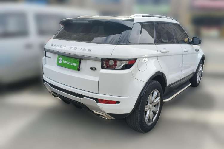 Used Land Rover Range Evoque 2015 2.0T 5-Door Luxury Edition Rear Right 45 Deg