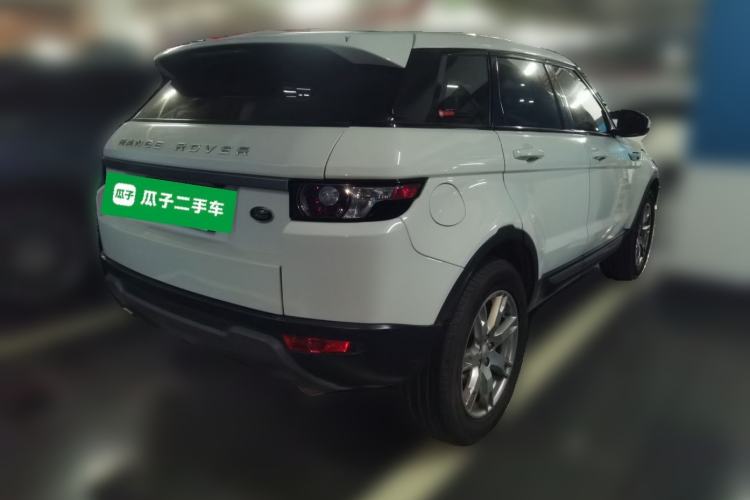 Used Land Rover Range Evoque 2015 2.0T 5-Door Luxury Edition Rear Right 45 Deg