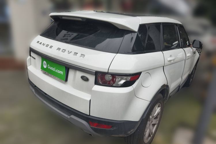 Used Land Rover Range Evoque 2015 2.0T 5-Door Luxury Edition Rear Right 45 Deg
