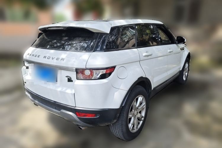 Used Land Rover Range Evoque 2015 2.0T 5-Door Luxury Edition Rear Right 45 Deg