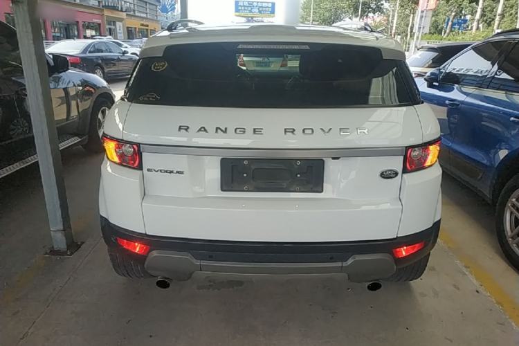 Used Land Rover Range Evoque 2015 2.0T Five-Door Zhiyao Edition Rear