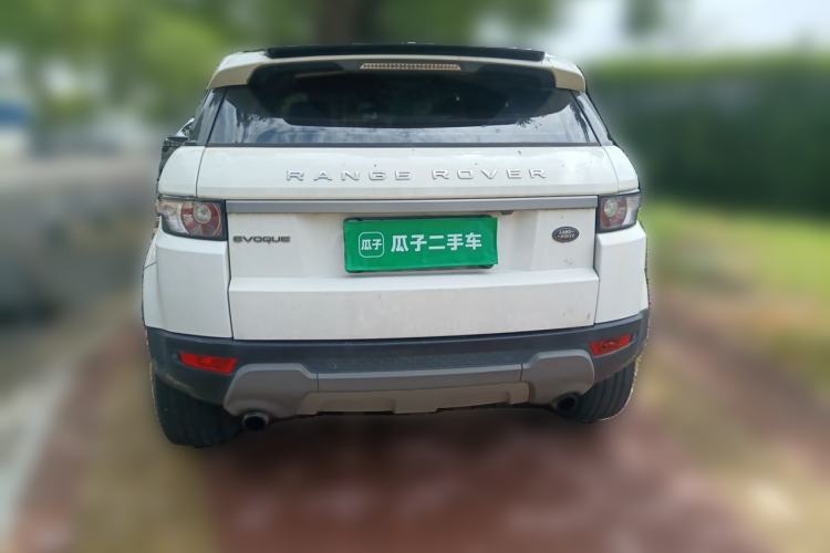 Used Land Rover Range Evoque 2015 2.0T Five-Door Zhiyao Edition Rear