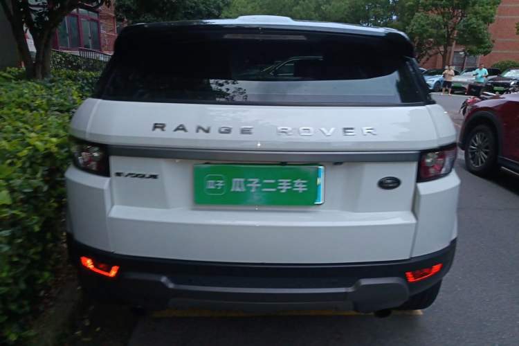 Used Land Rover Range Evoque 2015 2.0T Five-Door Zhiyao Edition Rear