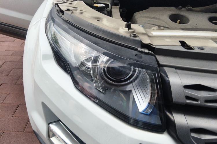 Used Land Rover Range Evoque 2015 2.0T Five-Door Zhiyao Edition Right Front Headlight