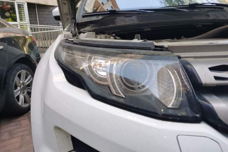 Used Land Rover Range Evoque 2015 2.0T Five-Door Zhiyao Edition Right Front Headlight