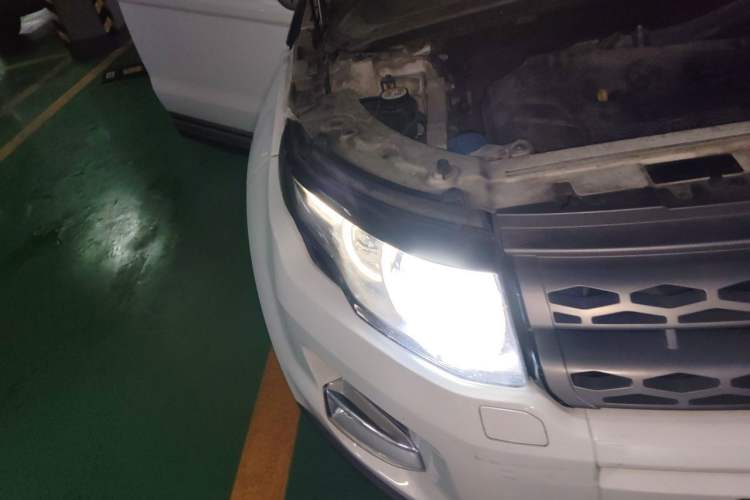 Used Land Rover Range Evoque 2015 2.0T Five-Door Fashion Edition Right Front Headlight