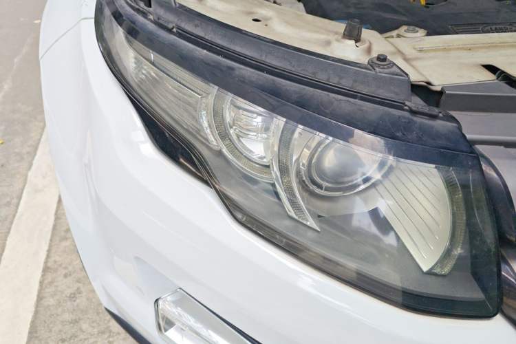 Used Land Rover Range Evoque 2015 2.0T Five-Door Zhiyao Edition Right Front Headlight