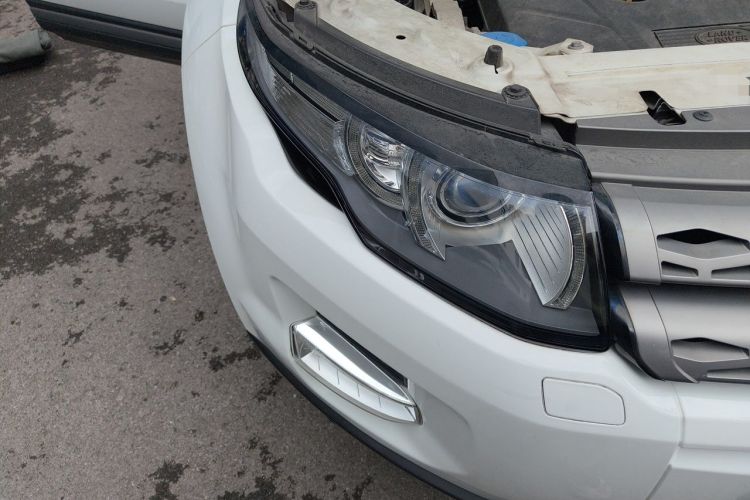 Used Land Rover Range Evoque 2015 2.0T Five-Door Fashion Edition Right Front Headlight