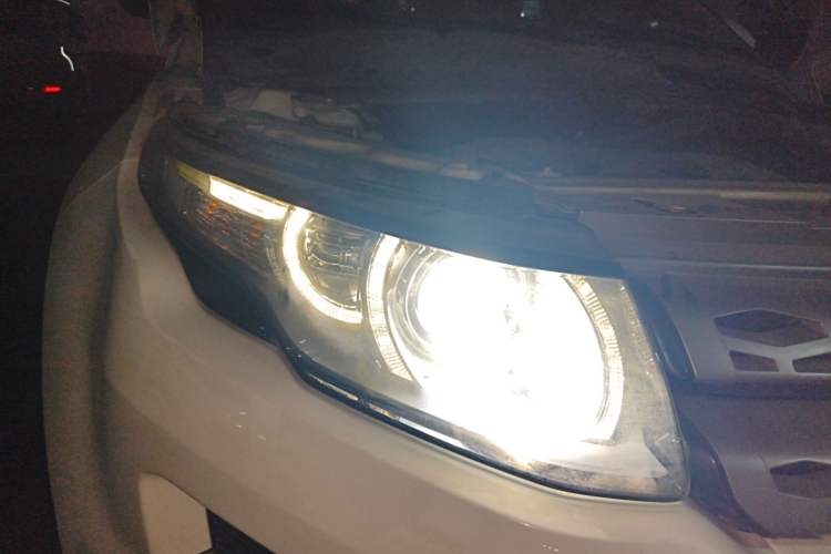 Used Land Rover Range Evoque 2015 2.0T Five-Door Fashion Edition Right Front Headlight