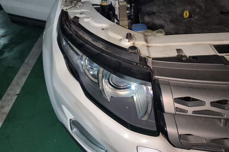 Used Land Rover Range Evoque 2015 2.0T Five-Door Zhiyao Edition Right Front Headlight