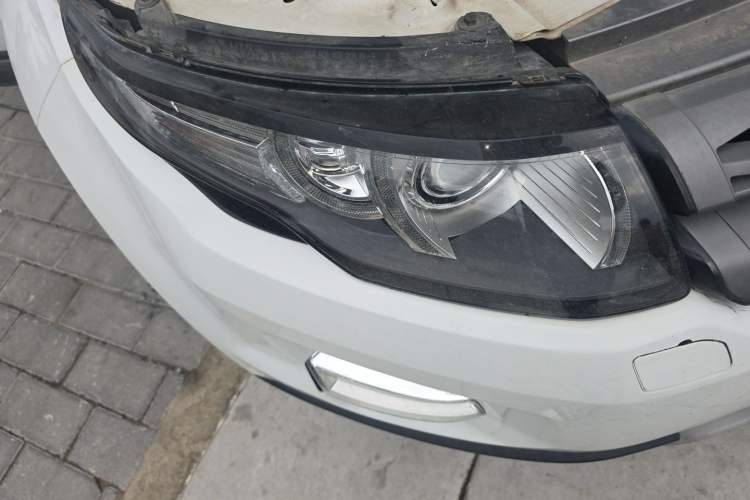 Used Land Rover Range Evoque 2015 2.0T Five-Door Zhiyao Edition Right Front Headlight