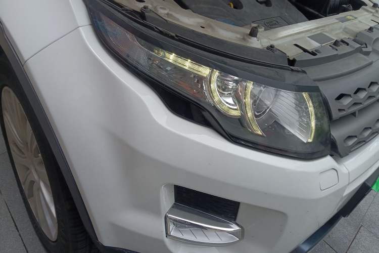 Used Land Rover Range Evoque 2015 2.0T Five-Door Zhiyao Edition Right Front Headlight
