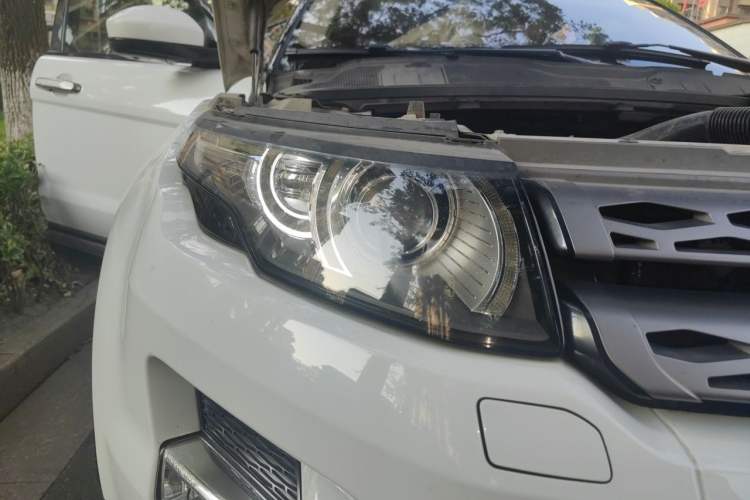 Used Land Rover Range Evoque 2015 2.0T Five-Door Fashion Edition Right Front Headlight