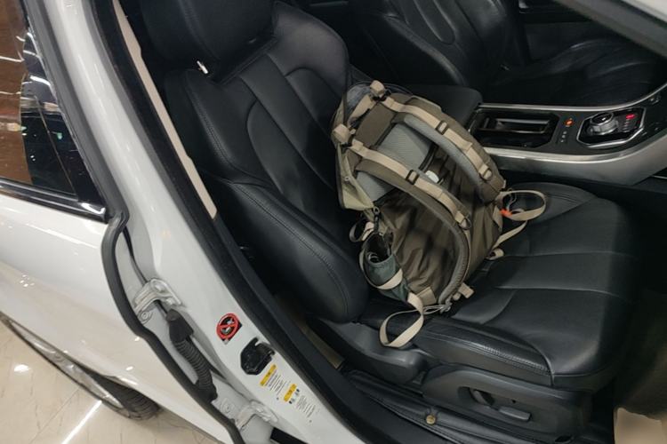 Used Land Rover Range Evoque 2015 2.0T Five-Door Zhiyao Edition Right Front Seat