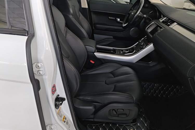 Used Land Rover Range Evoque 2015 2.0T Five-Door Sporty Edition Right Front Seat