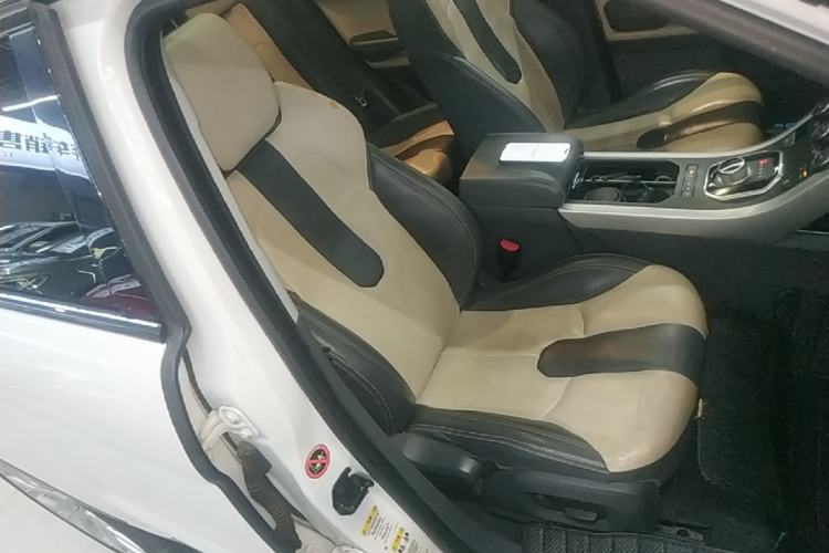 Used Land Rover Range Evoque 2015 2.0T 5-Door Ignite Edition Right Front Seat