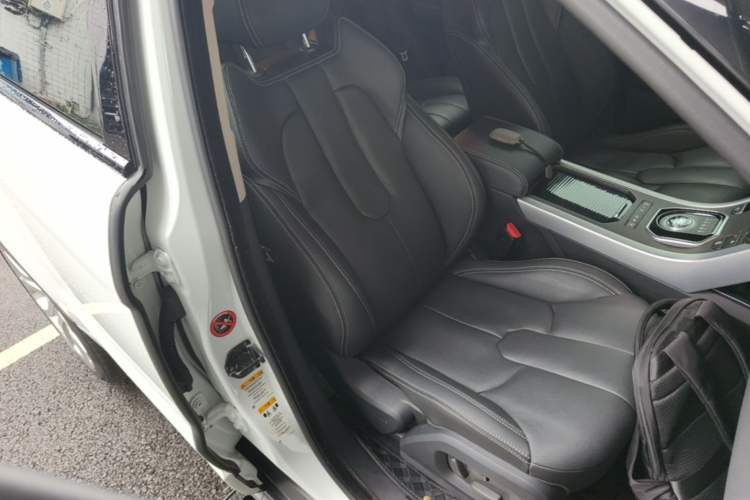 Used Land Rover Range Evoque 2015 2.0T Five-Door Sporty Edition Right Front Seat