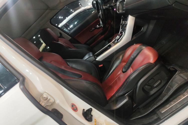 Used Land Rover Range Evoque 2015 2.0T 5-Door Ignite Edition Right Front Seat