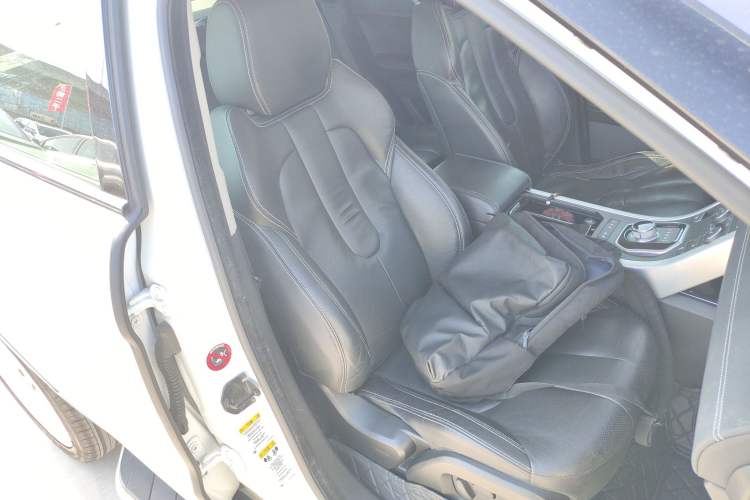 Used Land Rover Range Evoque 2015 2.0T 5-Door Ignite Edition Right Front Seat