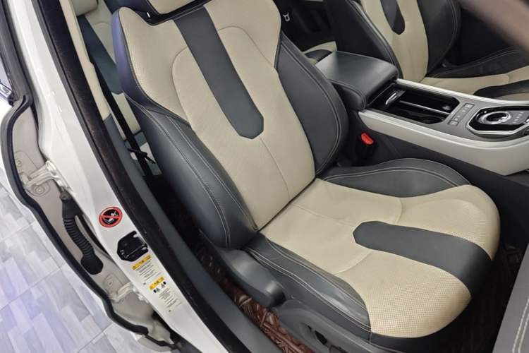 Used Land Rover Range Evoque 2015 2.0T Five-Door Sporty Edition Right Front Seat