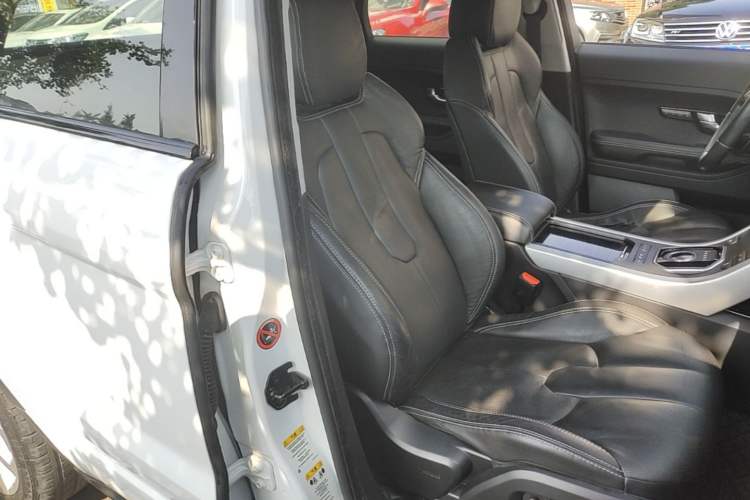 Used Land Rover Range Evoque 2015 2.0T 5-Door Ignite Edition Right Front Seat
