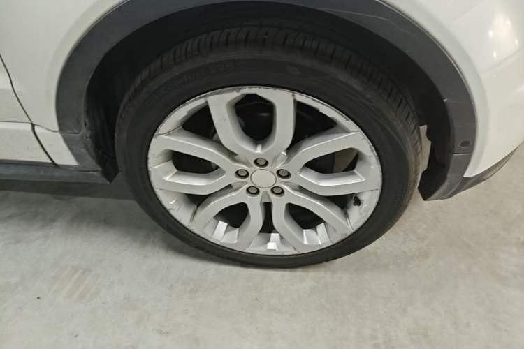 Used Land Rover Range Evoque 2015 2.0T 5-Door Ignite Edition Right Front Wheel Hub