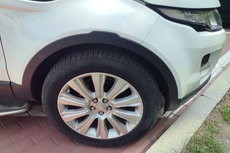 Used Land Rover Range Evoque 2015 2.0T Five-Door Zhiyao Edition Right Front Wheel Hub