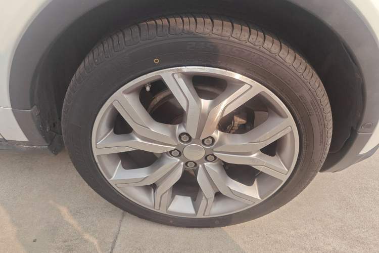 Used Land Rover Range Evoque 2015 2.0T 5-Door Ignite Edition Right Front Wheel Hub