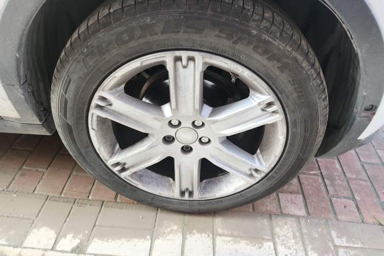Used Land Rover Range Evoque 2015 2.0T Five-Door Sporty Edition Right Front Wheel Hub