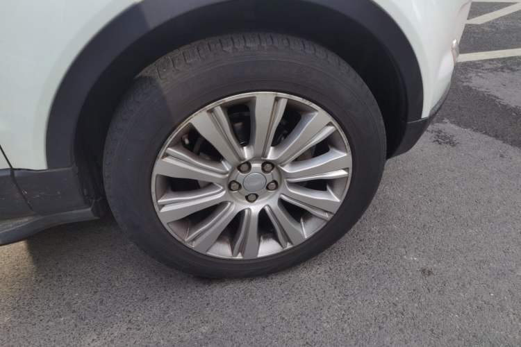 Used Land Rover Range Evoque 2015 2.0T Five-Door Zhiyao Edition Right Front Wheel Hub