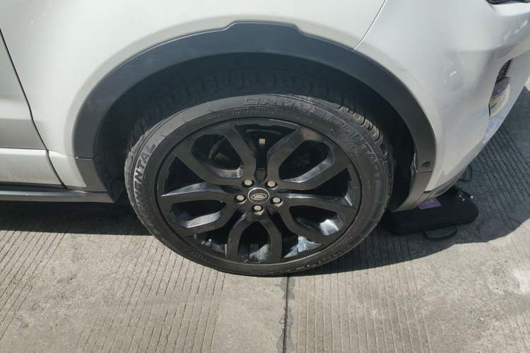 Used Land Rover Range Evoque 2015 2.0T NW8 Brit Limited Edition Right Front Wheel Hub