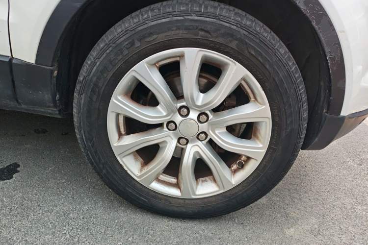 Used Land Rover Range Evoque 2015 2.0T Five-Door Fashion Edition Right Front Wheel Hub
