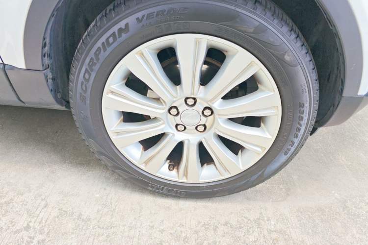 Used Land Rover Range Evoque 2015 2.0T Five-Door Zhiyao Edition Right Front Wheel Hub