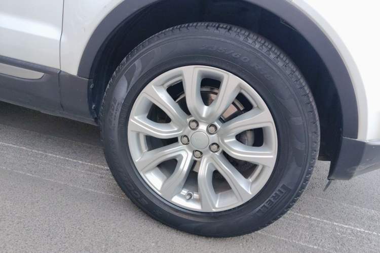 Used Land Rover Range Evoque 2015 2.0T Five-Door Fashion Edition Right Front Wheel Hub