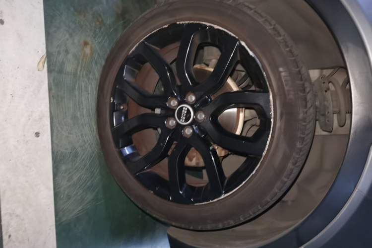 Used Land Rover Range Evoque 2015 2.0T 5-Door Ignite Edition Right Front Wheel Hub