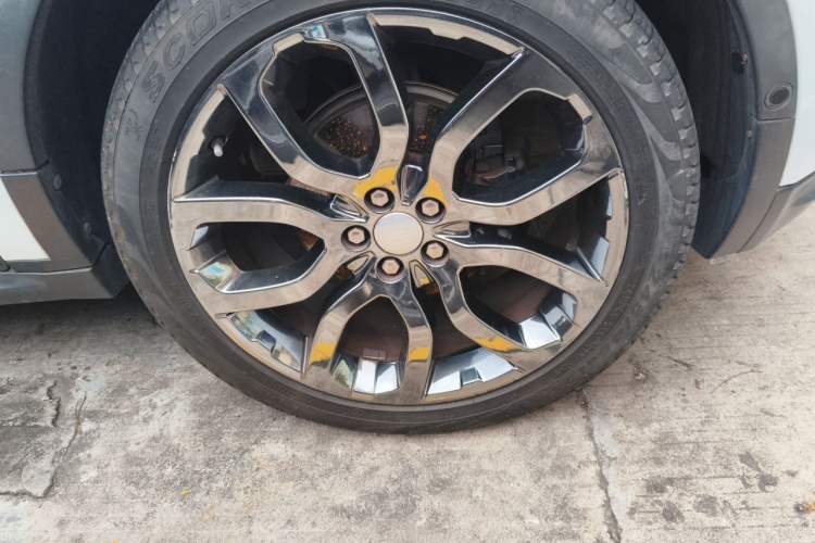 Used Land Rover Range Evoque 2015 2.0T Five-Door Enjoyment Edition Right Front Wheel Hub