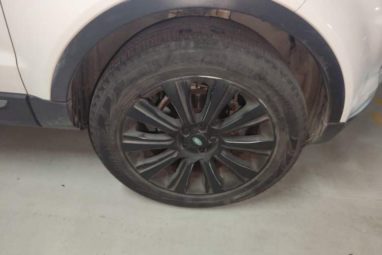 Used Land Rover Range Evoque 2015 2.0T Five-Door Zhiyao Edition Right Front Wheel Hub
