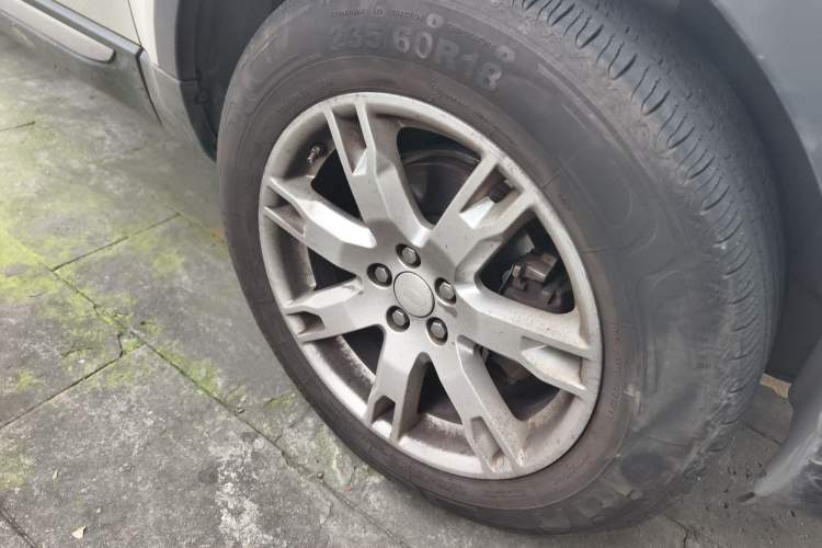 Used Land Rover Range Evoque 2015 2.0T 5-Door Luxury Edition Right Front Wheel Hub