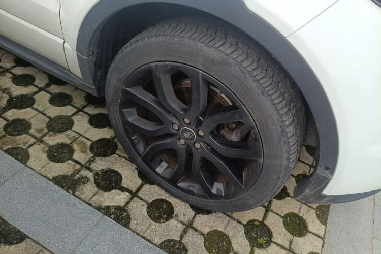 Used Land Rover Range Evoque 2015 2.0T NW8 Brit Limited Edition Right Front Wheel Hub