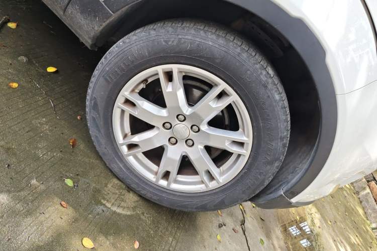 Used Land Rover Range Evoque 2015 2.0T 5-Door Luxury Edition Right Front Wheel Hub