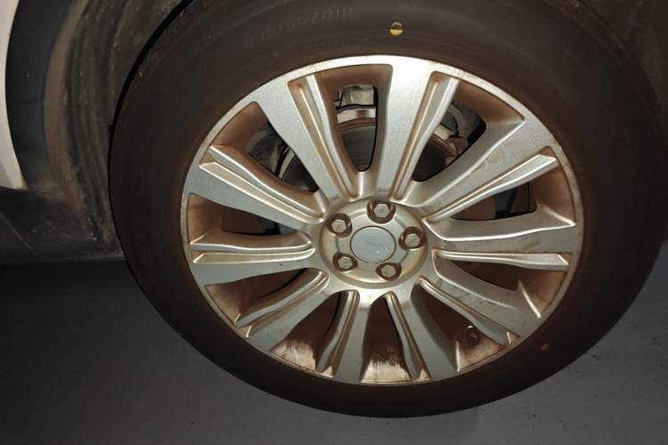 Used Land Rover Range Evoque 2015 2.0T Five-Door Zhiyao Edition Right Front Wheel Hub